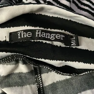 The Hanger Black & White Alternating Stripe Pattern Stretchy Pull On Pants M/L thumbnail 6