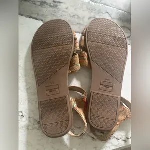Toms Size 9 Zoe Cork Paint Splattered Flat Sandals Multi Color Ankle Strap thumbnail 3