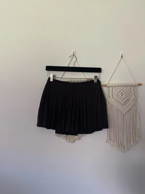 Garage Tessa Tennis Skort Pleated Black thumbnail 2