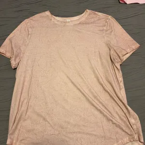 lululemon athletica Men's Short-Sleeve Crew - Soft Blush thumbnail 1