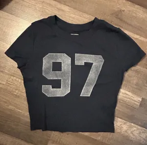 Hollister T-Shirt cropped thumbnail 1