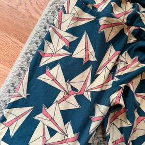 Lularoe One Size Leggings thumbnail 2