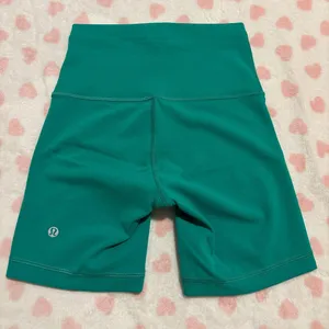 Lululemon Wunder train biker shorts size 2 kelly green thumbnail 1