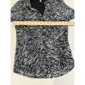 Cable & Gauge Button Up Top Small Zebra Sheer 3/4 Sleeve Travel Work Vacation thumbnail 5