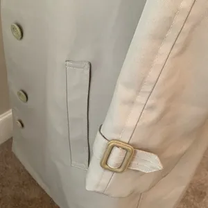 Elegant Beige Trench Coat Tan Size 6P thumbnail 4