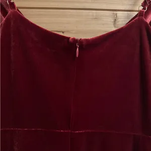 NWT Taylor Size 2/XS Strappy Red Orange Cowlneck Velvet Midi Dress thumbnail 9