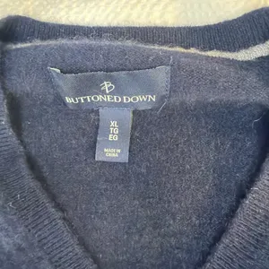 Button Down Navy V-Neck Cashmere Sweater Xl Women's thumbnail 2