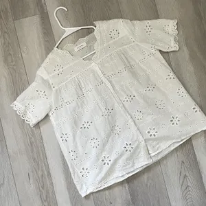 Eyelet Button Up Top short sleeve crop womens White medium boho euro cottagecore thumbnail 1