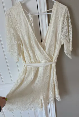 White laced romper Size L thumbnail 2
