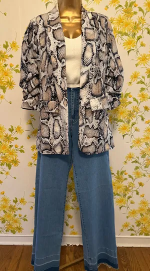 NWT Snake print 3/4 sleeve blazer size L Size L thumbnail 9