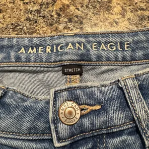 American Eagle Jeans Mom Straight Distressed High Rise Blue Size 10 Y2K 90s thumbnail 2