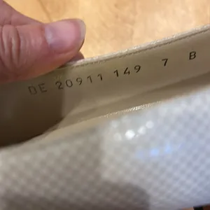 Salvatore Ferragamo Italian leather shoes off white pump sz 7 thumbnail 5