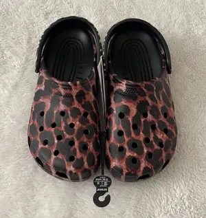 Crocs (NWT) Classic Animal Remix Clogs in Black Multi Animal, Size: 7 thumbnail 10