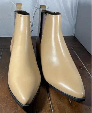 Universal Threads 7 Chelsea Boots Tan Pointed Toe Block‎ Heel Ankle Booties NEW thumbnail 1