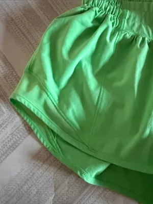 Lululemon Hotty Hot Shorts Low Rise 2.5” Lime Green Women’s Size 2 thumbnail 3