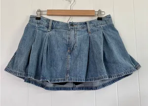 Hollister Womens Pleated Denim Micro Skort Medium Wash Blue Size M Elastic Waist thumbnail 1