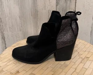 TOMS Esme Block Heel Chelsea Booties Womens 8 Black Suede Metallic Gore Ankle thumbnail 1