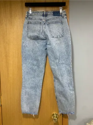 Abercrombie & Fitch The Mom High Rise Jeans - Size 4 thumbnail 2