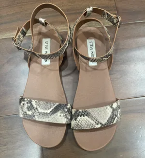 Steve Madden Snakeskin print sandals 7.5 thumbnail 1