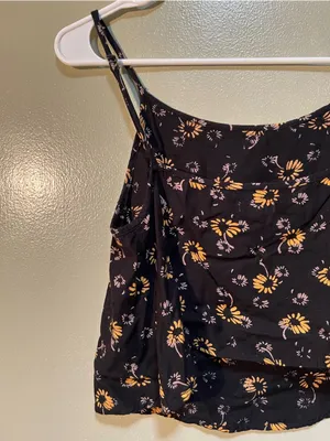 Kimchi Blue Women's Size Small Cropped Tank Top Black Yellow Daisy Floral Square thumbnail 5