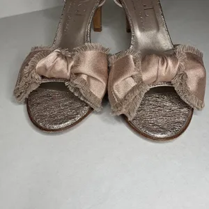 AGL Attilio Giusti Leombruni Women's Metallic Bow Ankle Strap Heels Size‎ 38 thumbnail 5