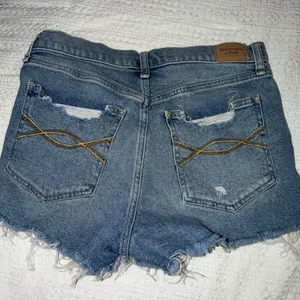 Abercrombie Shorts size 6 thumbnail 3