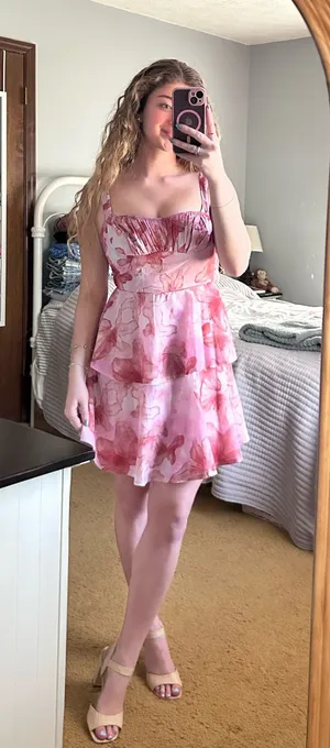 Selfie Leslie Summer/Spring Pink Floral dress thumbnail 2