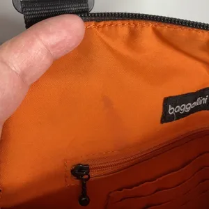 Baggallini black crossbody bag‎ small/mid size thumbnail 5