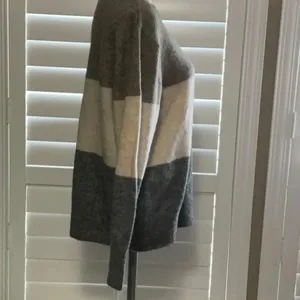 H&m thumbnail 2