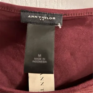 Ann Taylor Women's‎ Burgundy Red Ribbed Sleeveless Tank Top Size M thumbnail 3