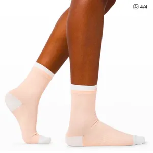 Lululemon Step To It Quarter Sock-ballet slipper thumbnail 1