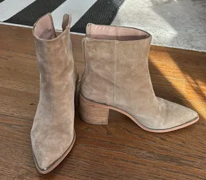 Steve Madden suede booties.Size 8, color grey/ clay. Excellent condition. thumbnail 2