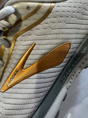 Brooks and Gold Running Sneakers UNISEX thumbnail 3