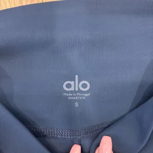 Alo Yoga Ripped Warrior Navy Blue Leggings Sz S High Waist Excellent Condition thumbnail 5