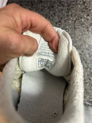 Reebok White Women's Leather Sneakers thumbnail 6