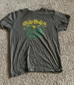 Brown Graphic Tee Gray Size M thumbnail 1