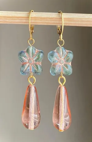 Handmade quality Czech glass flower beads & teardrops dangle earrings💚 thumbnail 1