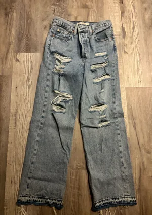 Levi’s Ribcage Straight Jeans thumbnail 1
