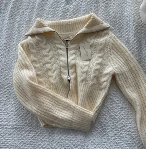 Sweater thumbnail 3