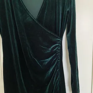 EUC | Jeceika women’s velvet dress‎ — medium thumbnail 3