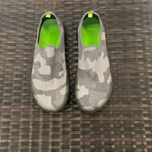 OOFOS OOmg eeZee low recovery sneakers women’s size 10 thumbnail 3