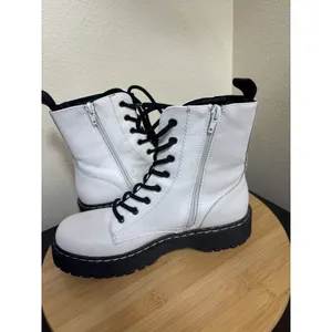 Sincerely Jules Combat Moto Boots 7.5 Harley White Black Lace Up Lug Sole thumbnail 11