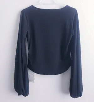 REVOLVE/Minimalist Lovers Commense Puff Sleeve Blouse thumbnail 6