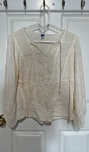 Old Navy Cream Top thumbnail 2