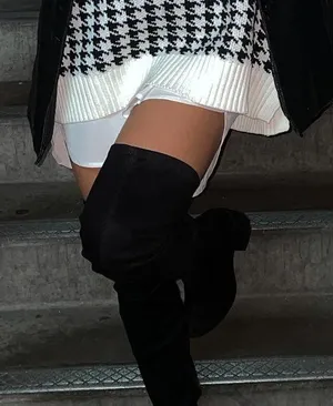 Black High Boots Size 6 thumbnail 4