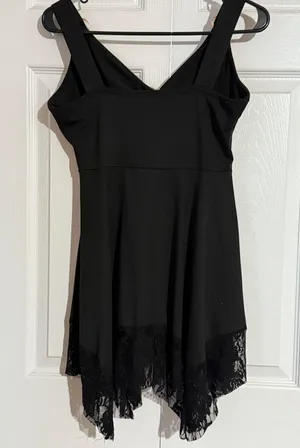 Amazon Black Tunic Shirt with Heart Detail and Lace Hem thumbnail 2