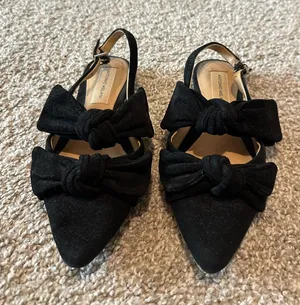 Antonio Melani Flats thumbnail 1