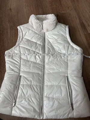 Calvin Klein White Puffer Vest - NWT - Size Medium thumbnail 2
