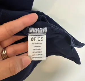 FIGS - Casma Three-Pocket Scrub Top Navy Medical Doctor Nurse thumbnail 7