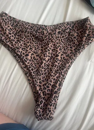 Shein Cheetah Bikini Bottom Print thumbnail 1